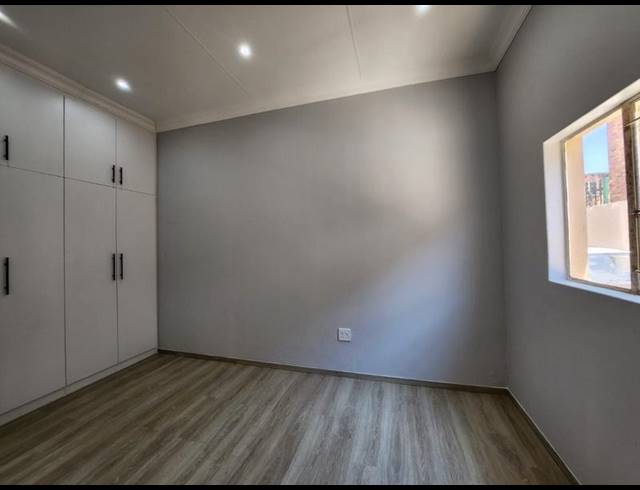 1 BEDROOM APARTMENT FOR SALE IN SELECTION PARK